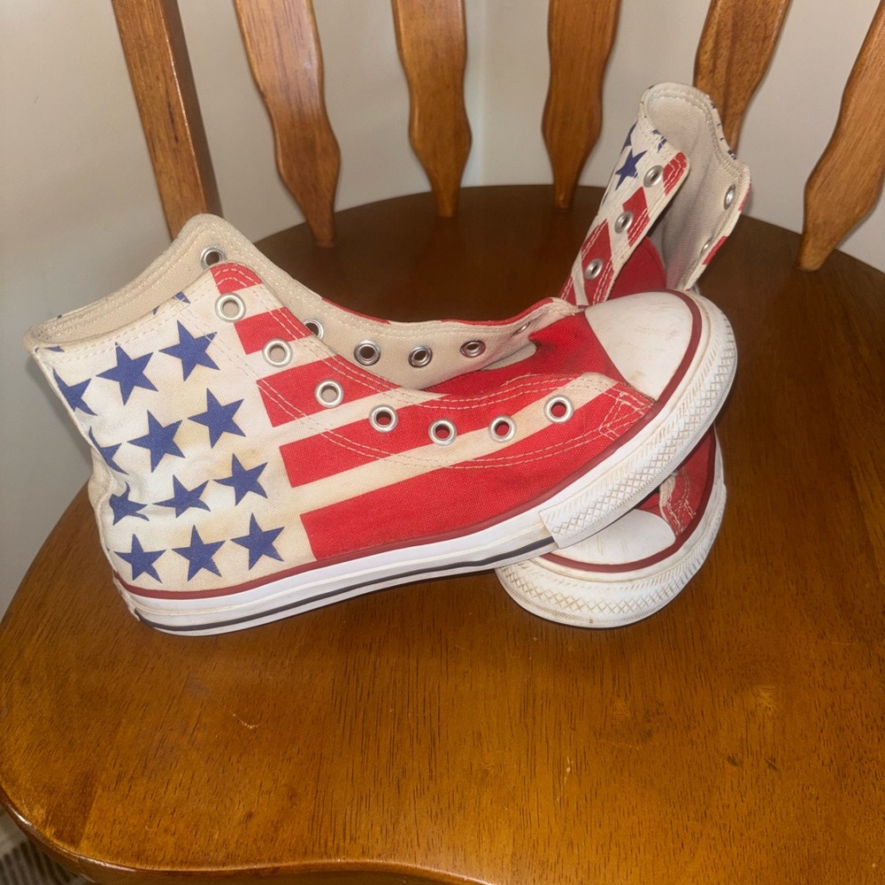 Little kid Converse